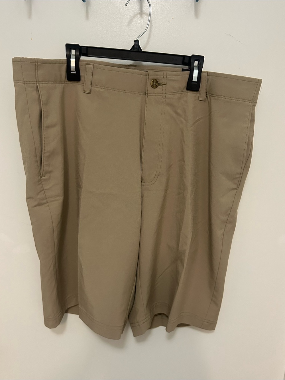Grand Slam Men's Tan Flat-Front Golf Shorts